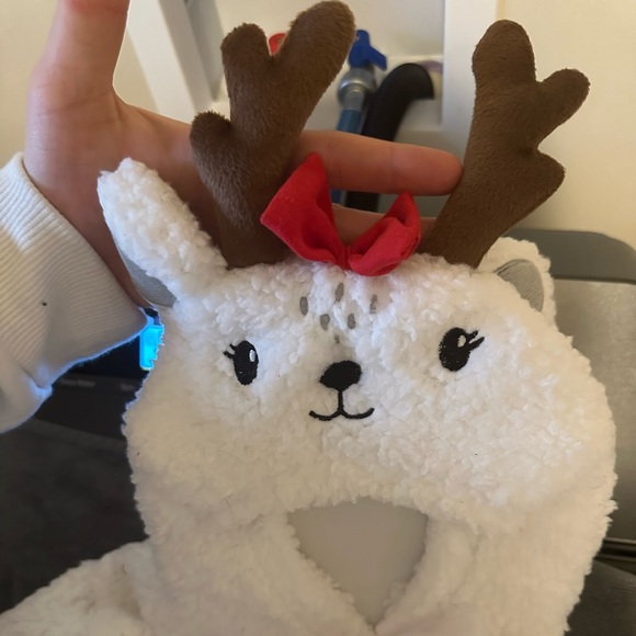 Hooded Sherpa baby robe w/ washcloths! - Picture 2 of 3